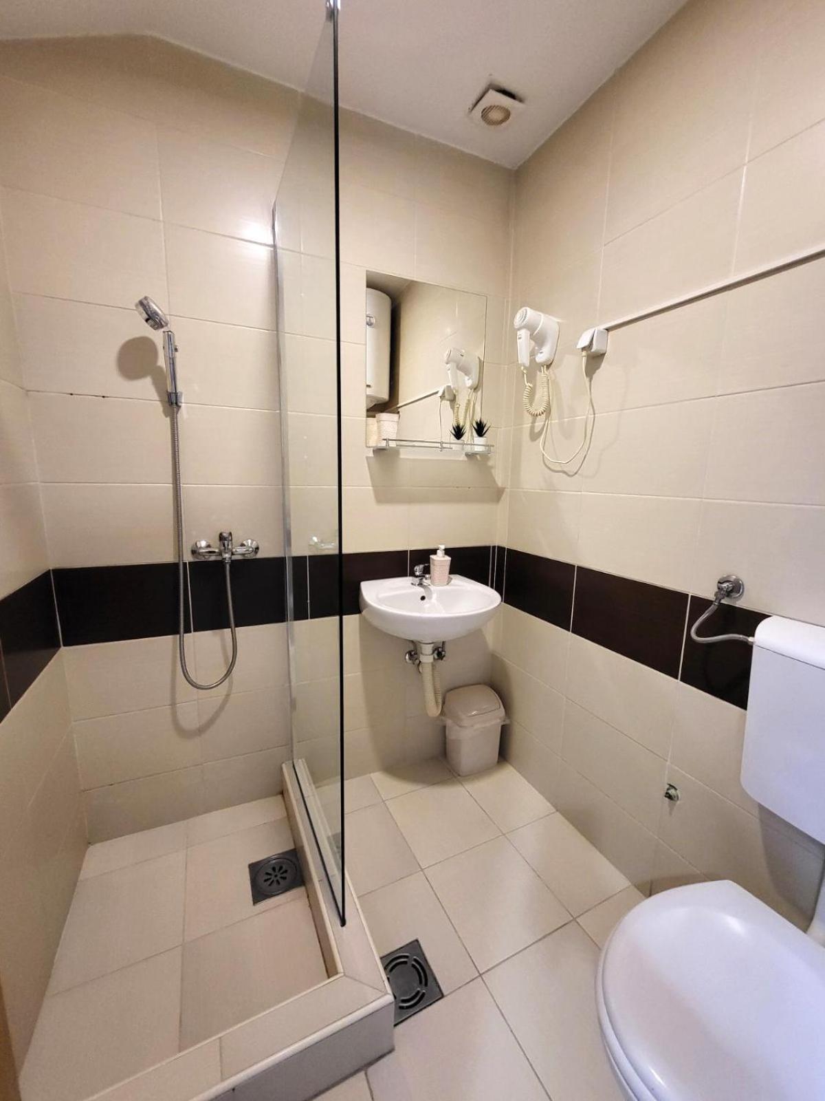 Guesthouse Ozegovic Belgrad Exteriör bild